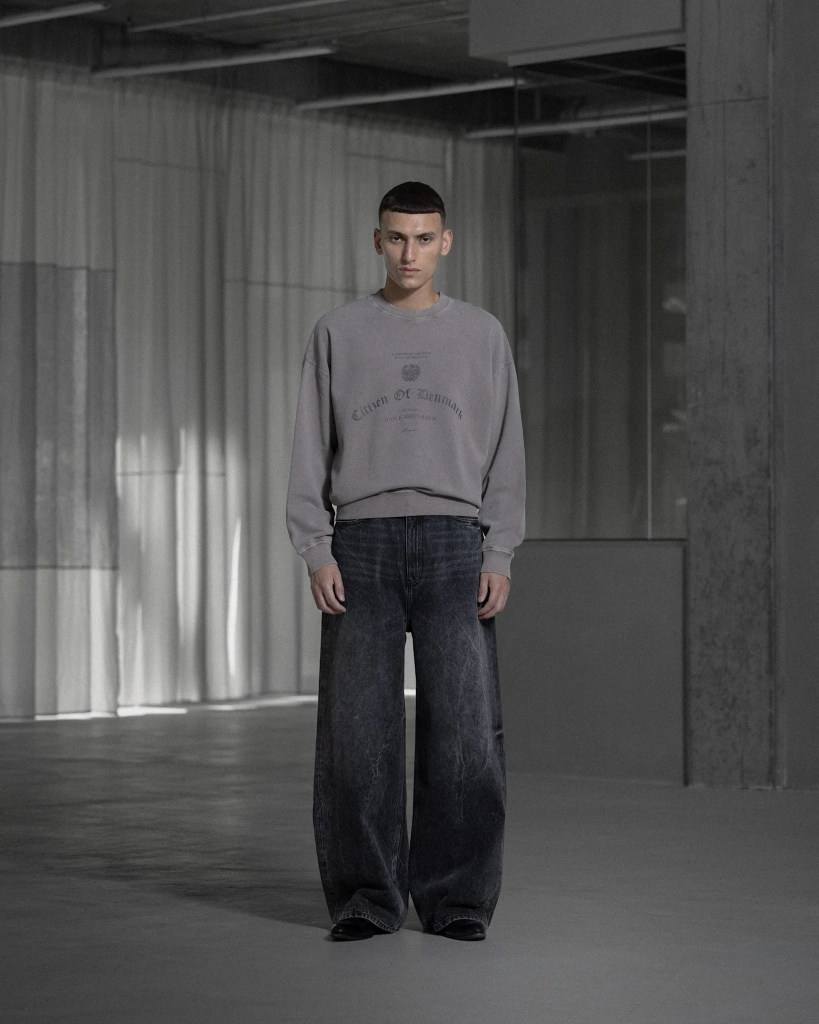 Baggy Denim Jeans - Black Vein - Image 4