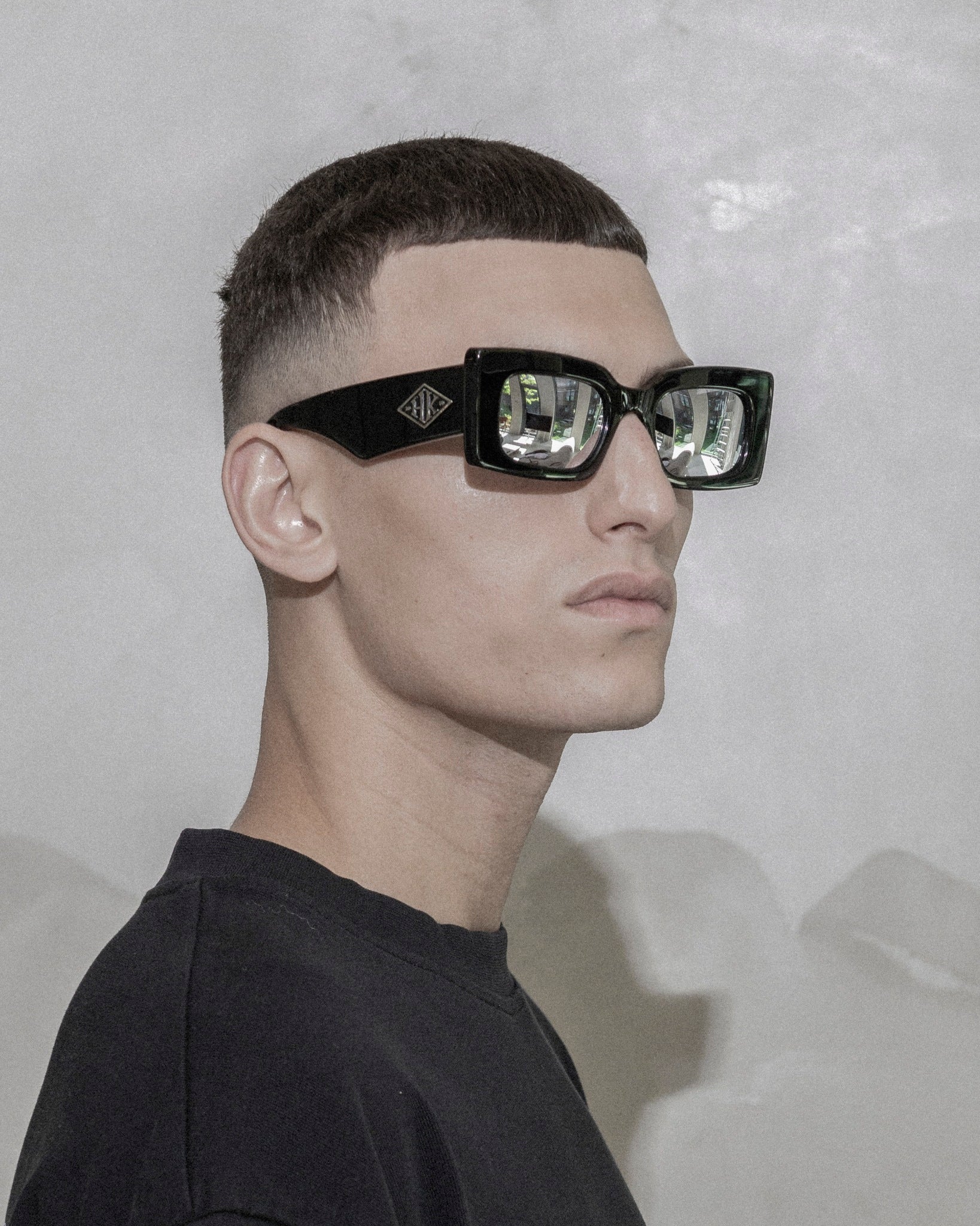 Deville - Black - Image 5