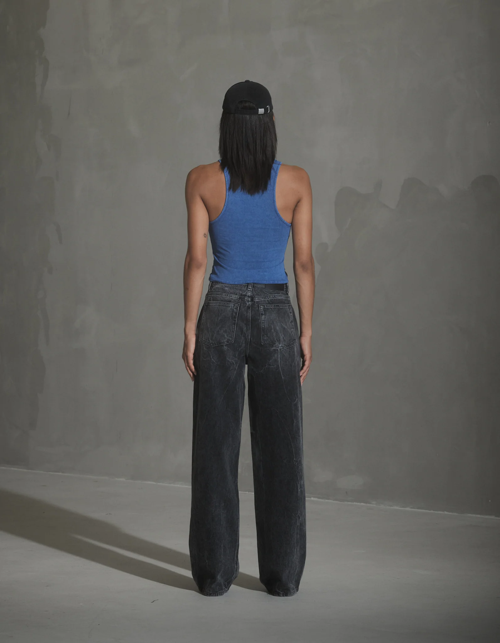 Relaxed Denim Jeans - Black Vein - Image 4